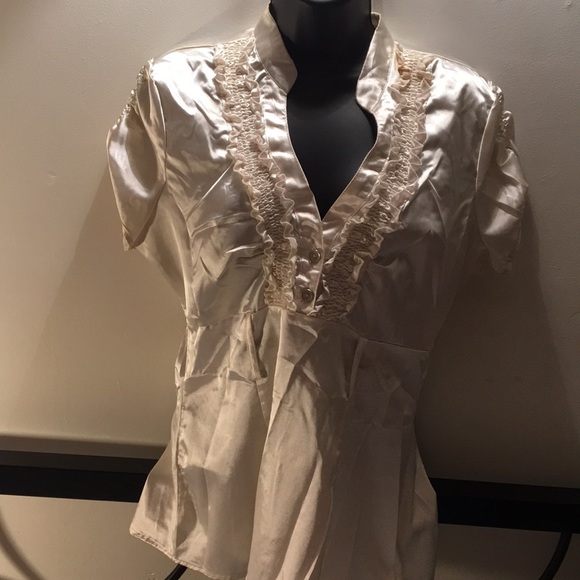 Women’s white blouse - Picture 1 of 4
